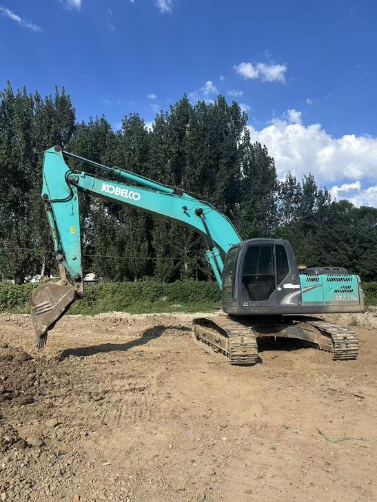 Buy Kobelco 210LC-9 Used Excavator / 1