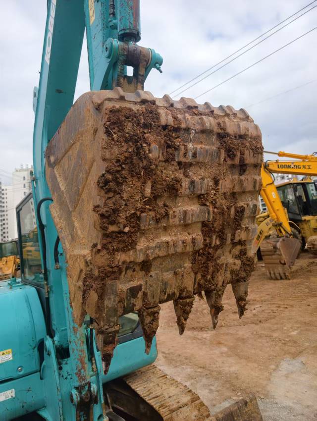 Buy Kobelco SK60 Used Excavator / 4