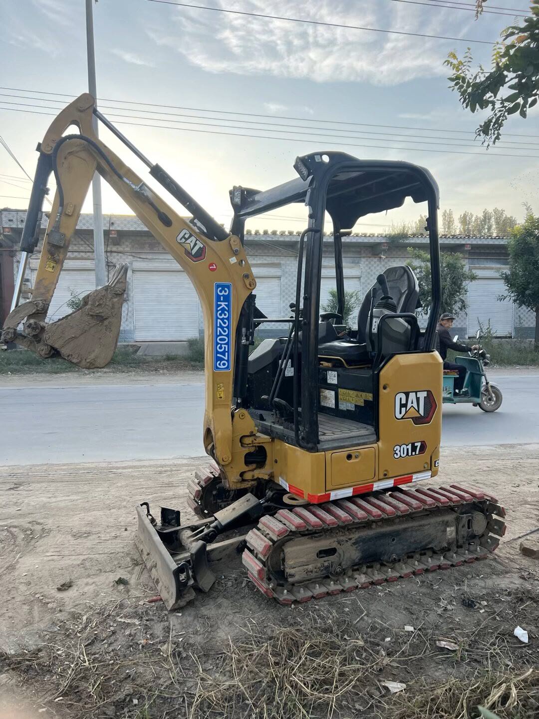 Buy Caterpillar Used Excavator / 6