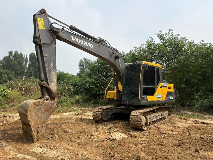 Buy Volvo 120D Used Excavator / 1