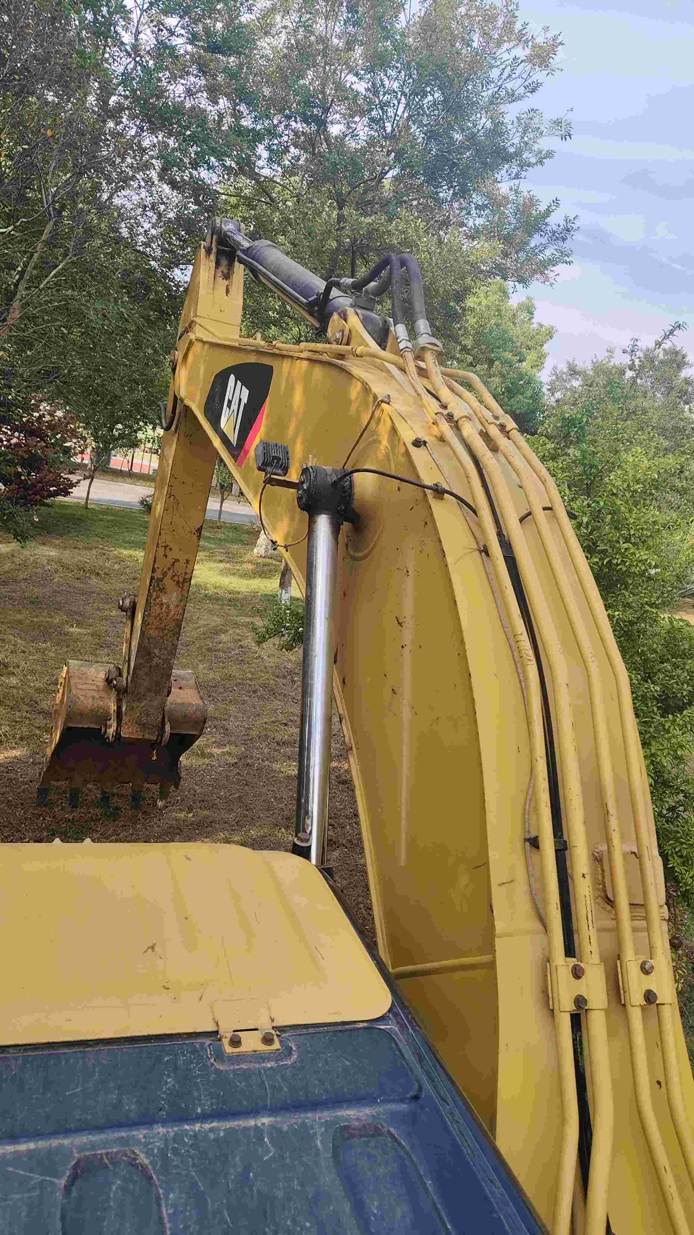 Buy Caterpillar 320C Used Excavator / 8