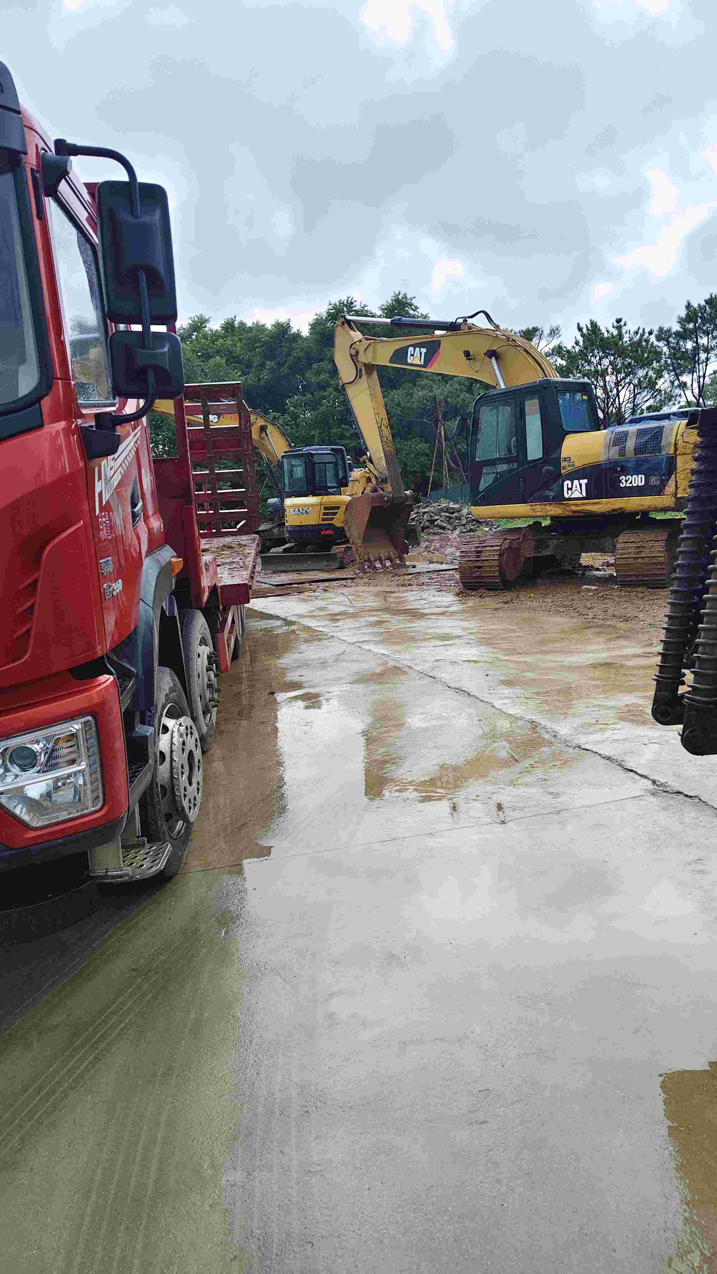 Buy Caterpillar 320C Used Excavator / 2