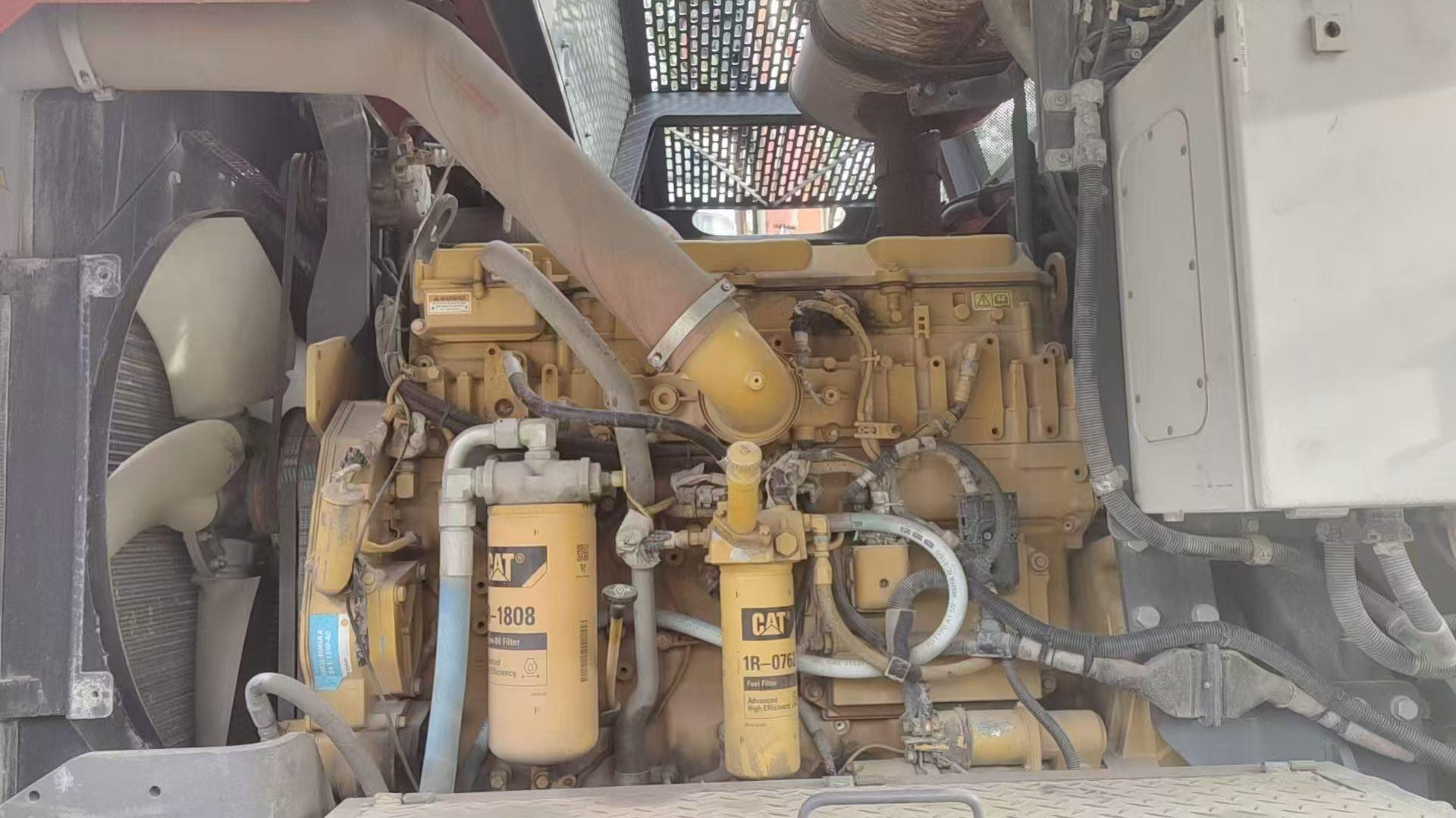 Compre Plataforma de Perforación Jumbo de perforación Sandvik Leopard DI650i Usada / 5
