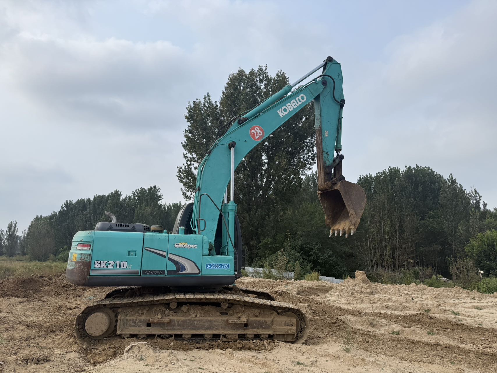 Buy Kobelco 210LC-9 Used Excavator / 5