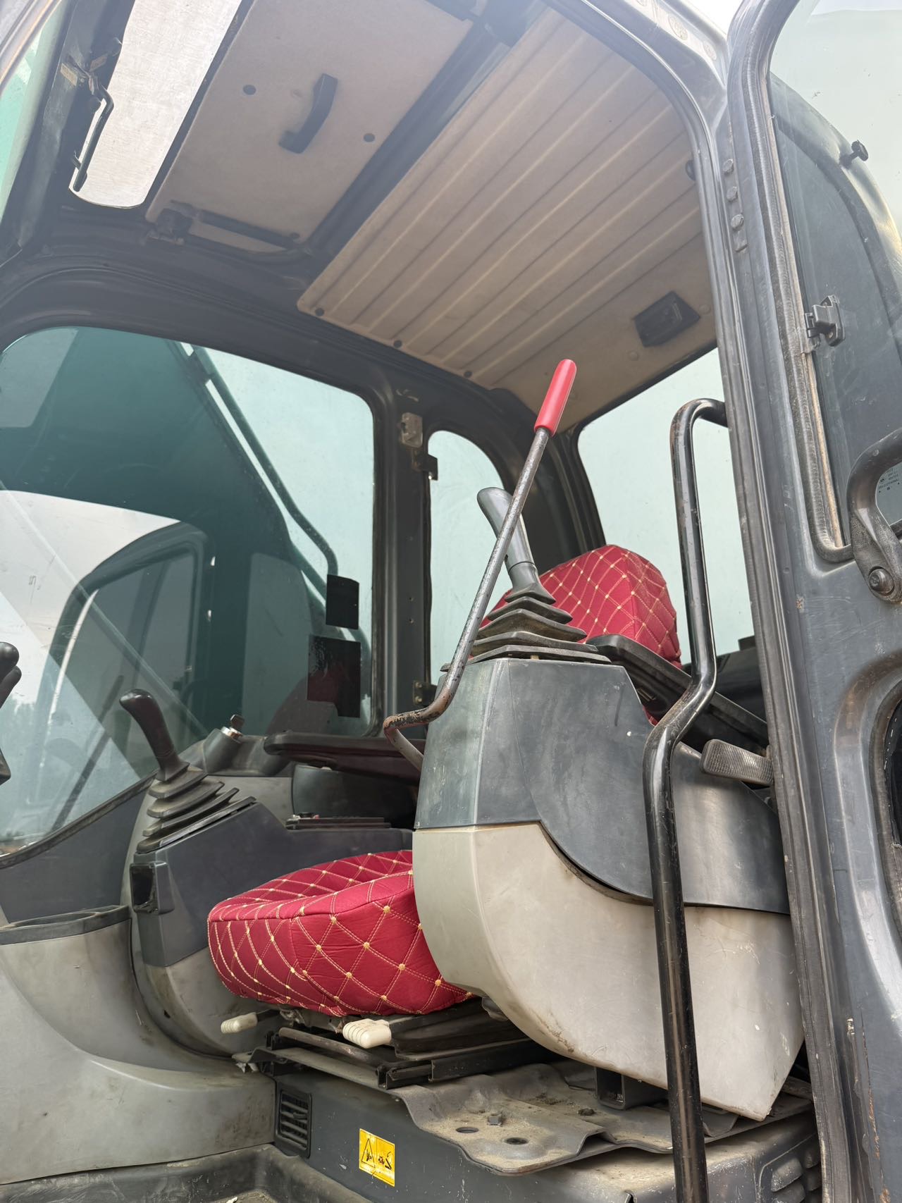 Buy Kobelco 210LC-9 Used Excavator / 8