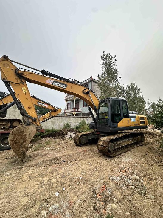 Buy XCMG XE200DA Used Excavator / 1