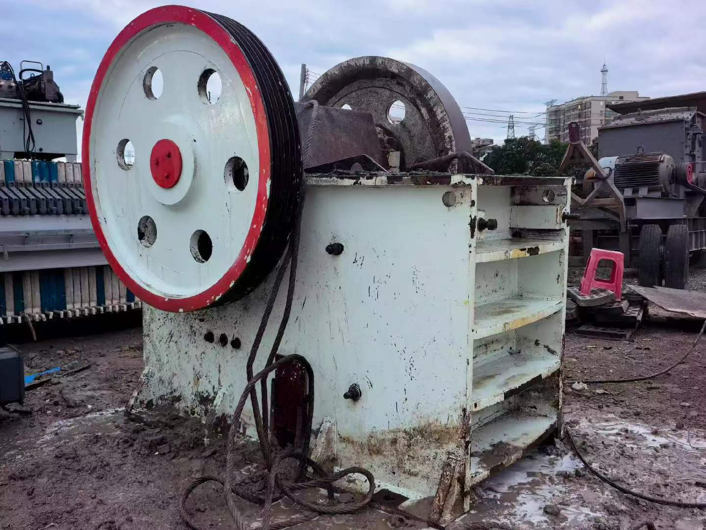 Compre Trituradora Trituradora de mandíbulas SBM PEW860 Usada / 5