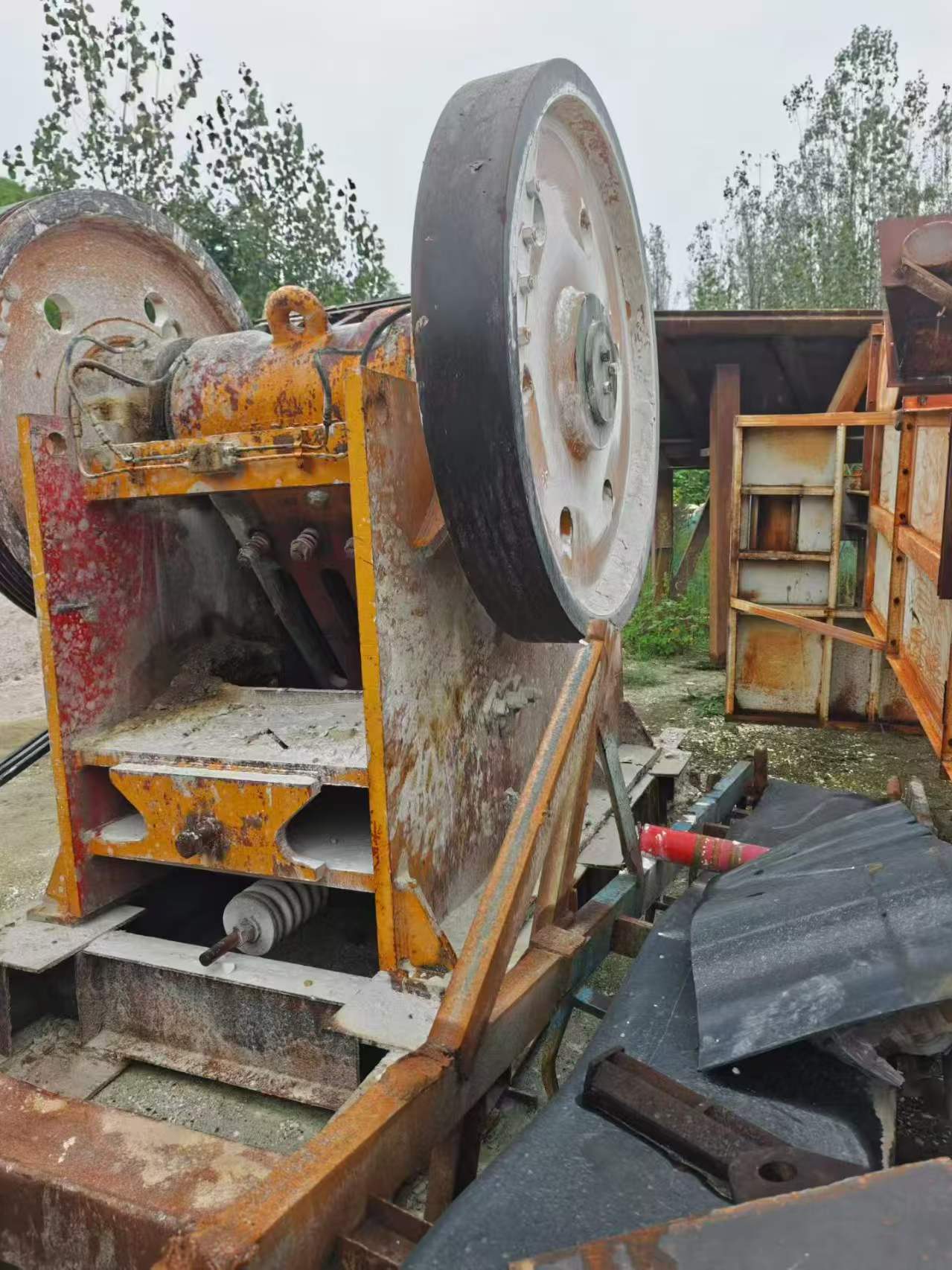 Compre Trituradora Trituradora de mandíbulas SHANBAO PE-600×900 Usada / 8