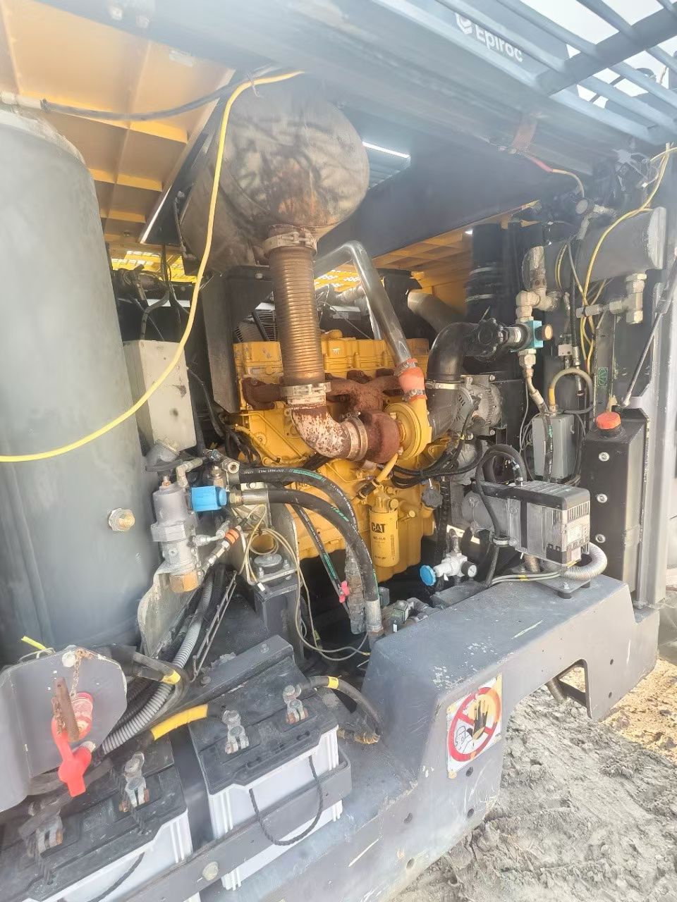Compre Plataforma de Perforación Jumbo de perforación Epiroc PowerROC T35 Usada / 6