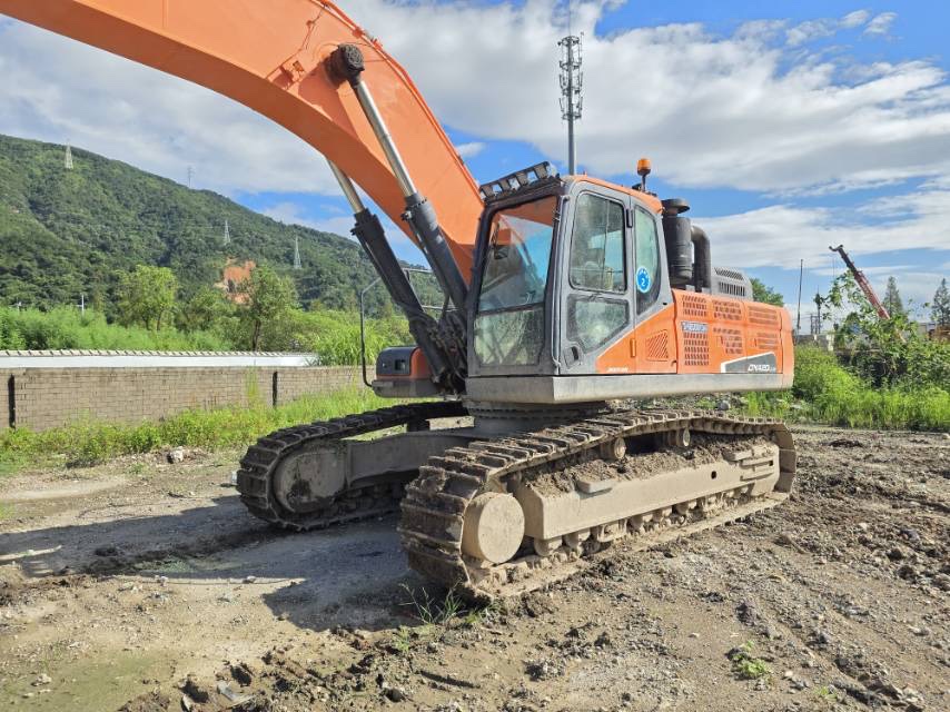 Buy Doosan DX420LC-9C Used Excavator / 3 Buy Doosan DX420LC-9C Used Excavator / 3