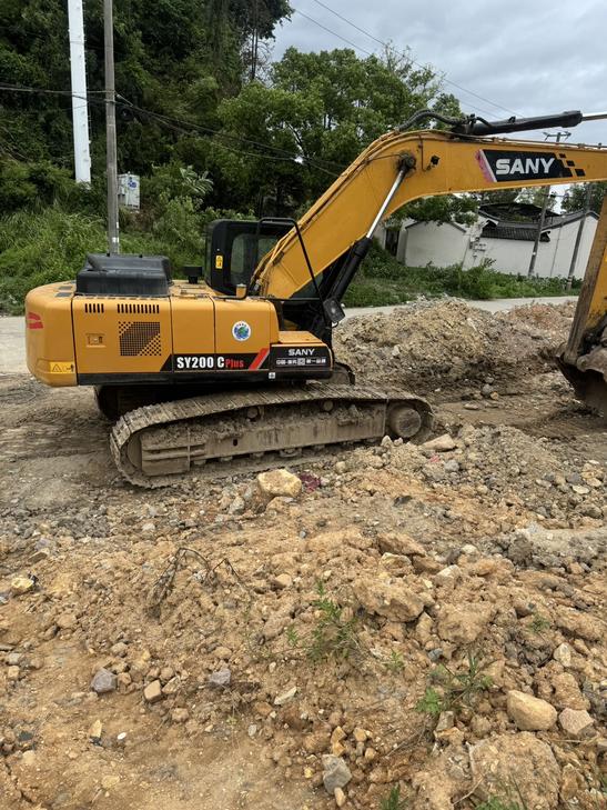 Buy Sany SY200C Used Excavator / 1