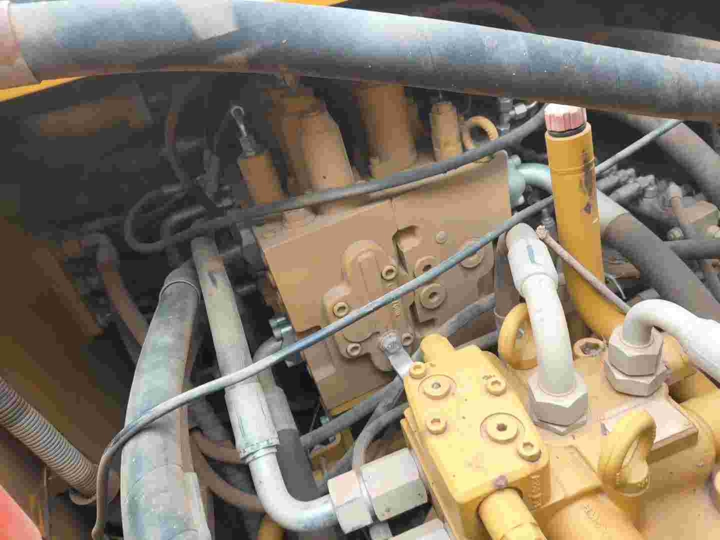 Buy Sany SY200C Used Excavator / 5 Buy Sany SY200C Used Excavator / 5