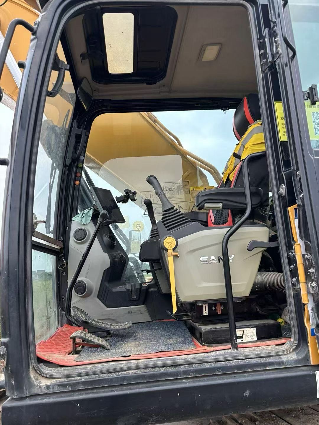 Buy Sany 205C-8 Used Excavator / 6 Buy Sany 205C-8 Used Excavator / 6