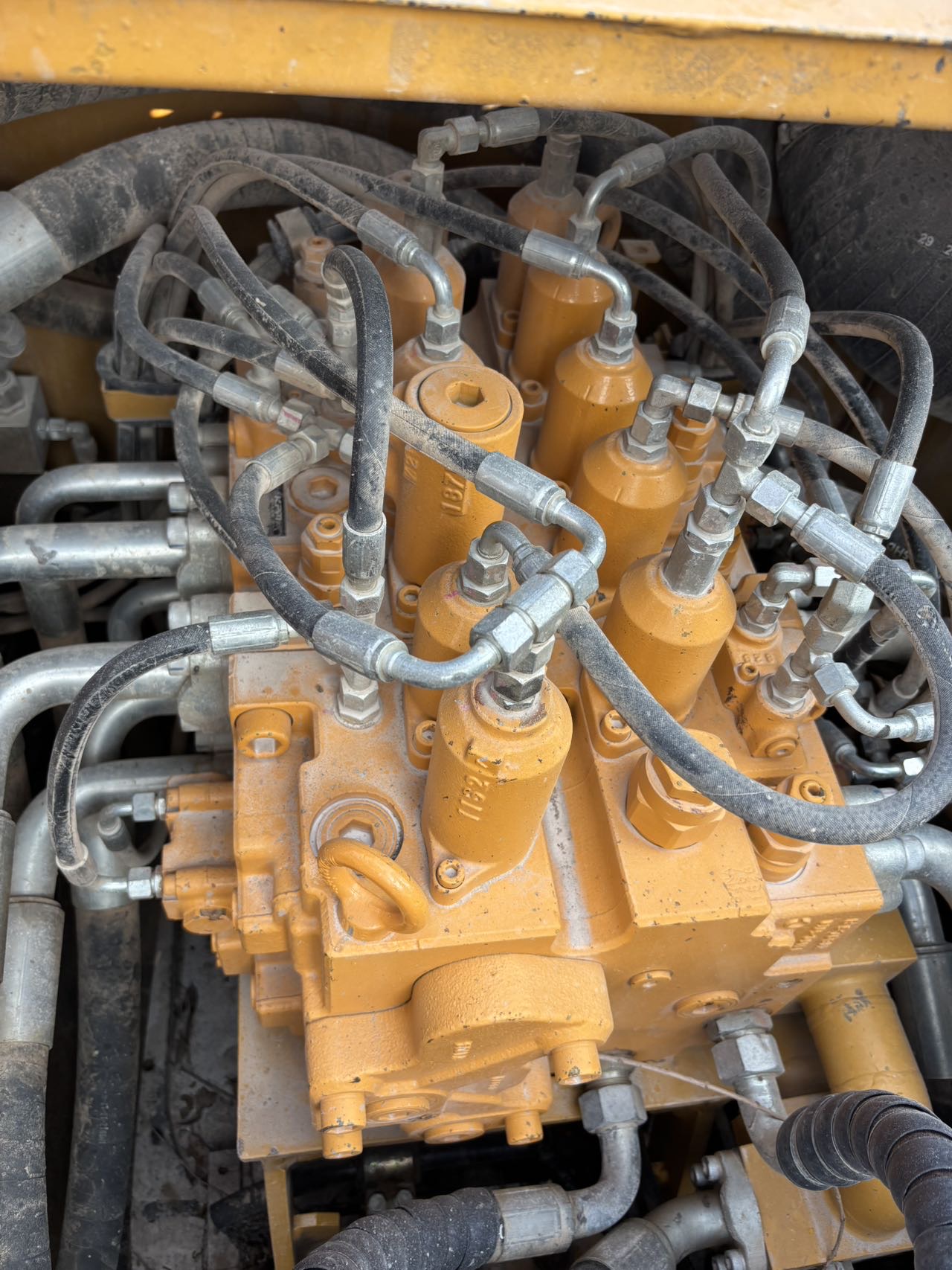 Buy Sany SY485H Used Excavator / 5 Buy Sany SY485H Used Excavator / 5