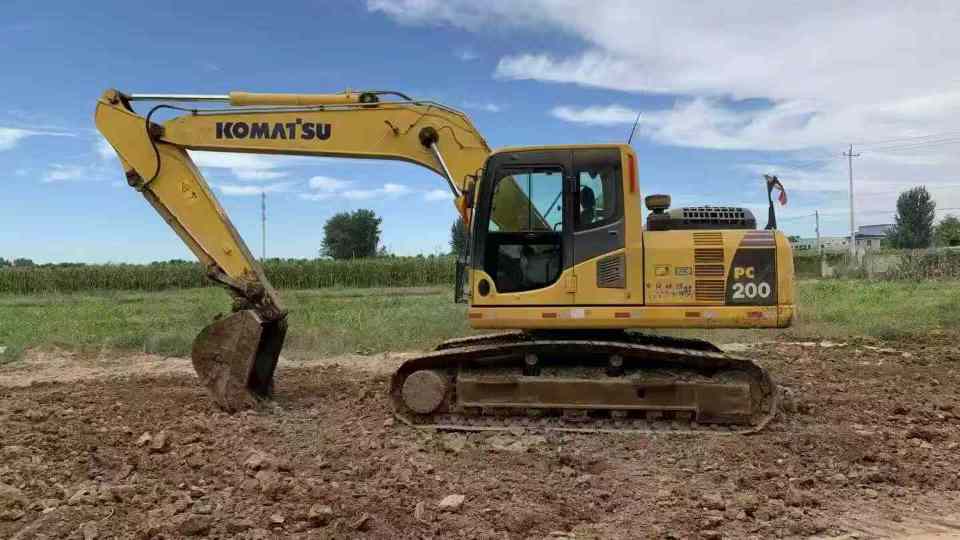 Buy Komatsu PC160LC-8 Used Excavator / 1