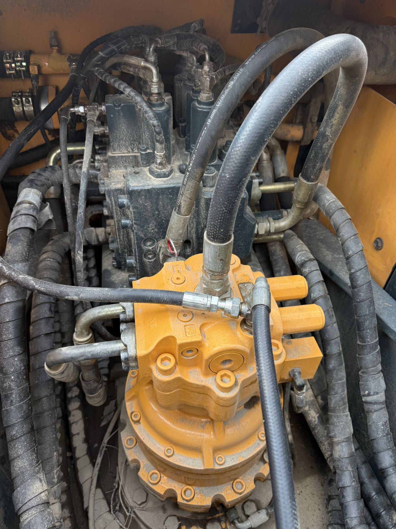 Buy Hyundai 215LC-7 Used Excavator / 5 Buy Hyundai 215LC-7 Used Excavator / 5