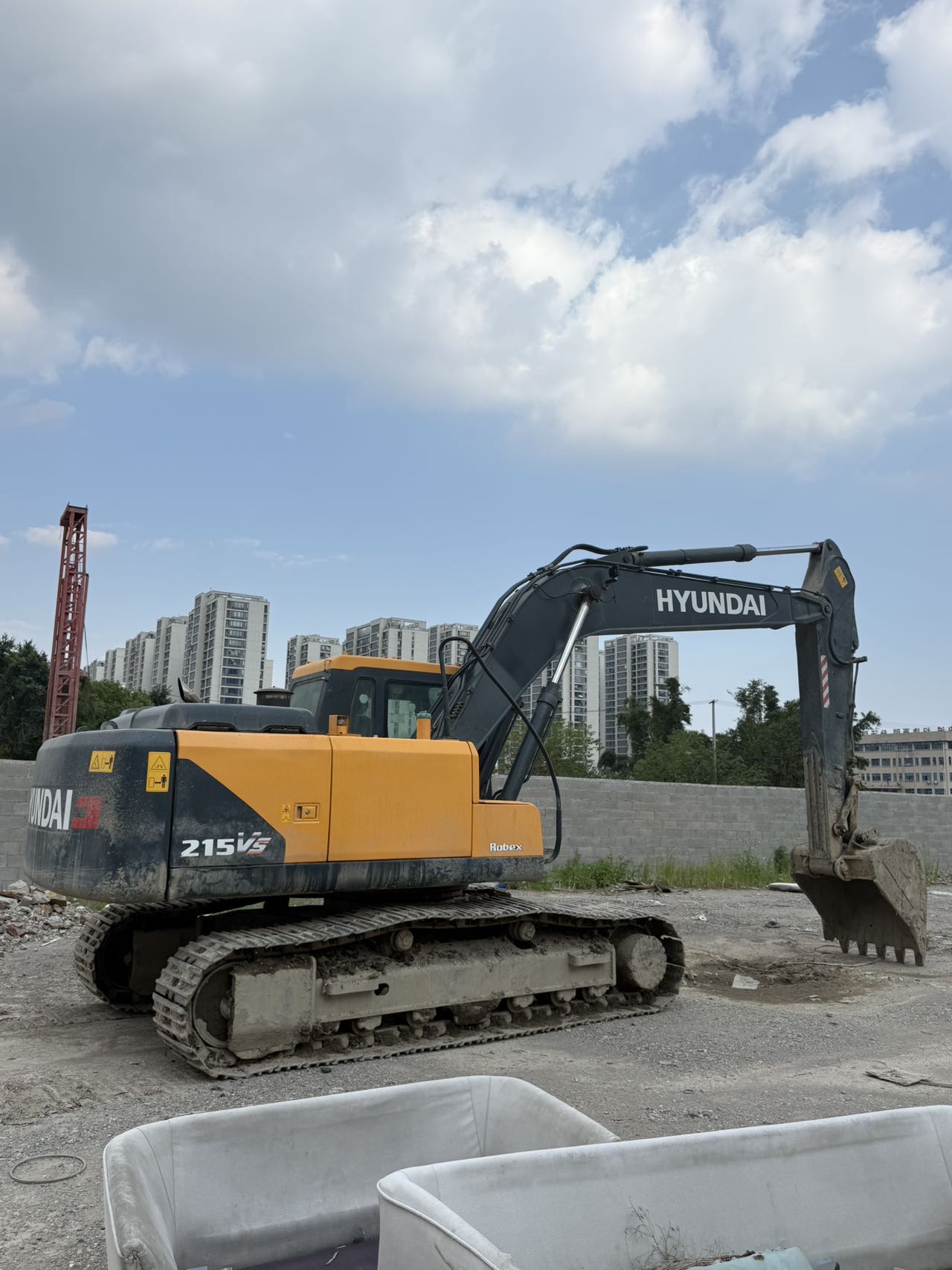Buy Hyundai 215LC-7 Used Excavator / 2 Buy Hyundai 215LC-7 Used Excavator / 2