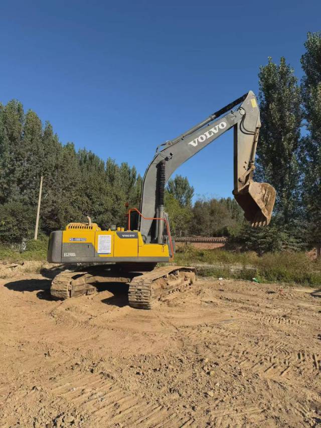 Buy Volvo 290BLC Used Excavator / 2 Buy Volvo 290BLC Used Excavator / 2