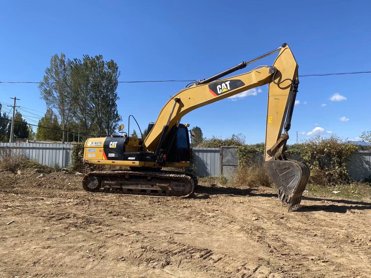 Buy Caterpillar 320C Used Excavator / 2