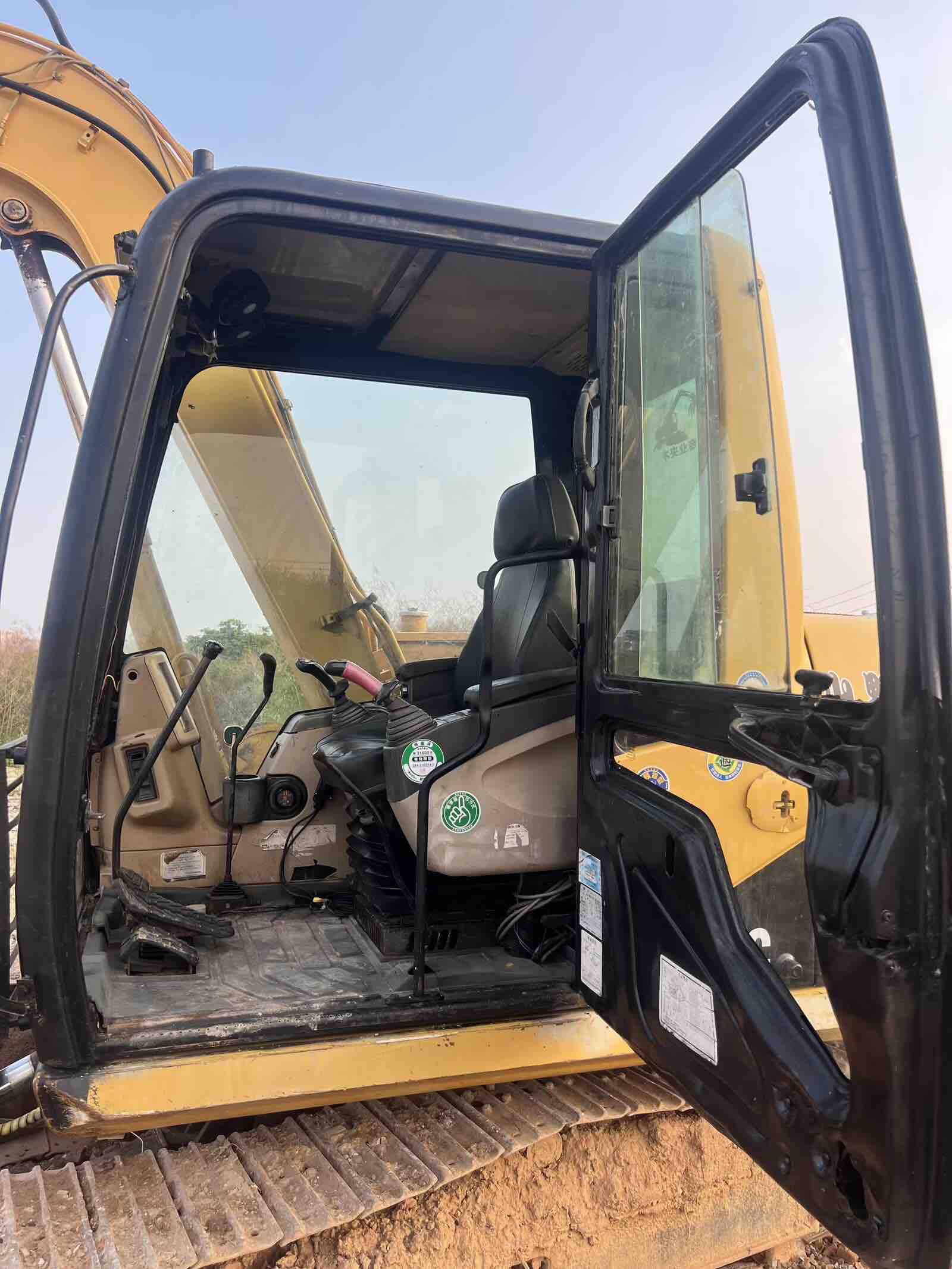 Buy Caterpillar D8R Used Excavator / 9 Buy Caterpillar D8R Used Excavator / 9