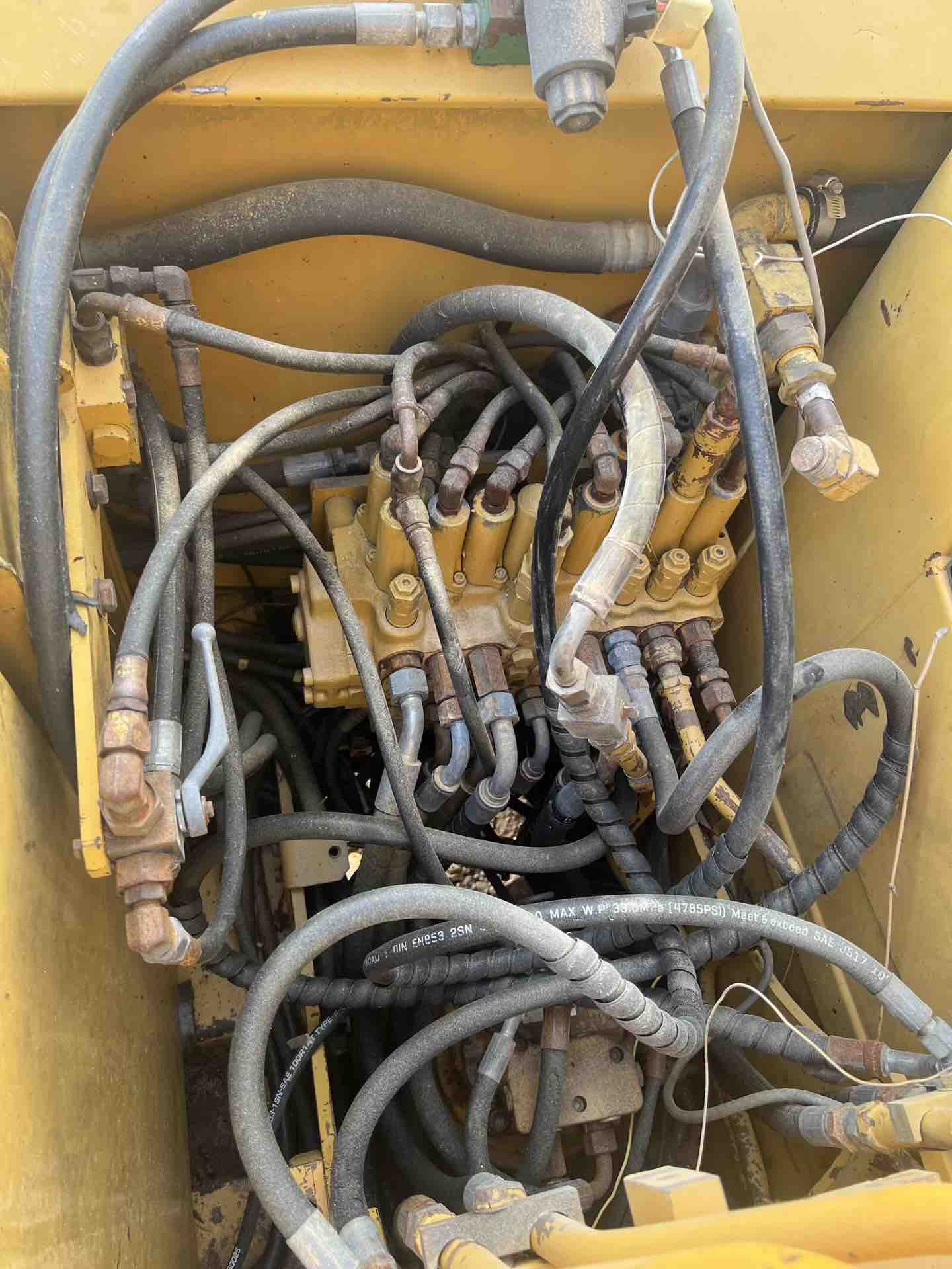 Buy Caterpillar D8R Used Excavator / 6 Buy Caterpillar D8R Used Excavator / 6