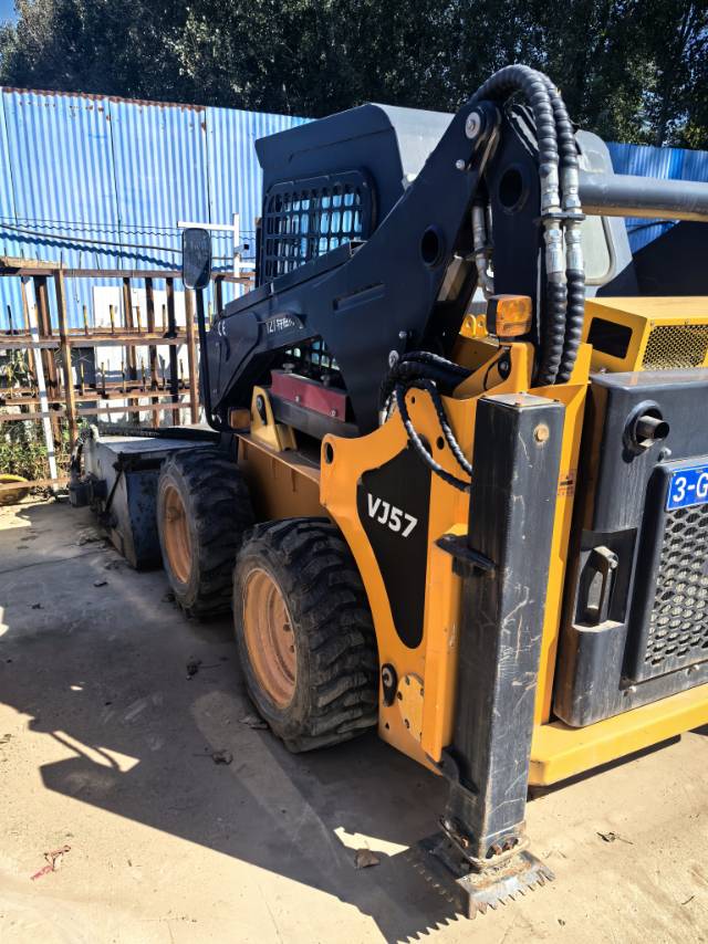 Buy Hyundai Used Excavator / 4