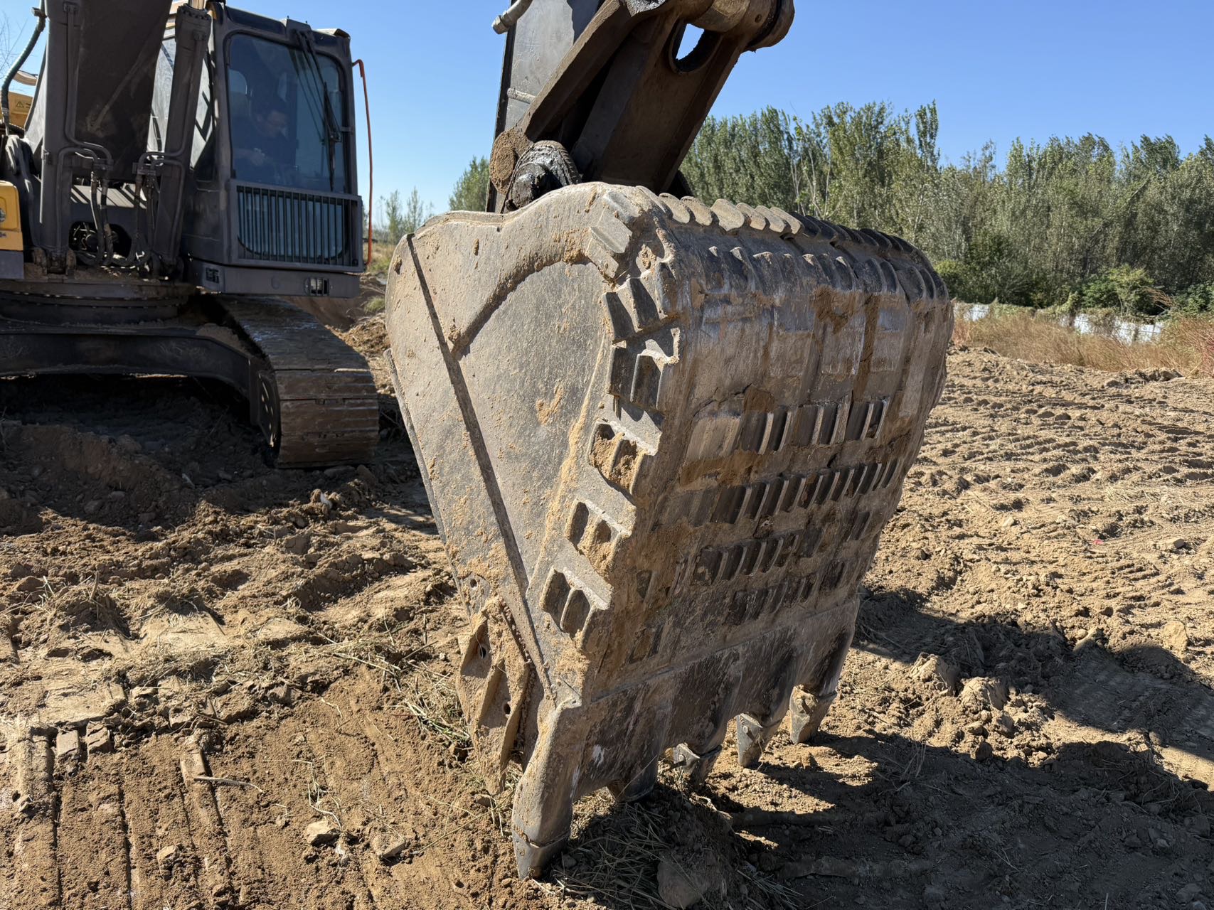 Buy Volvo 240BLC Used Excavator / 5 Buy Volvo 240BLC Used Excavator / 5