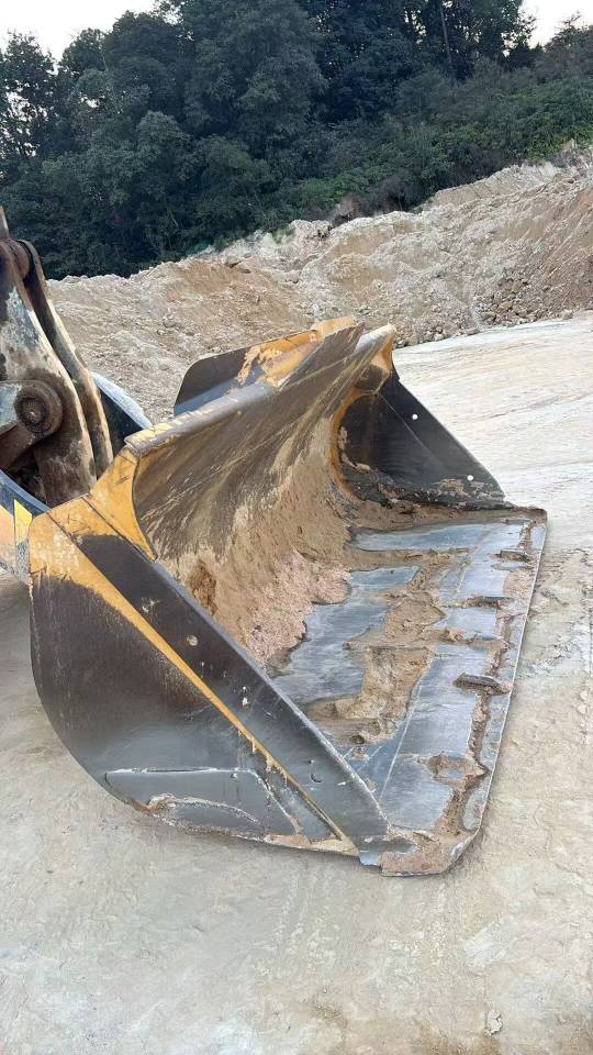 Buy XCMG LW550FV Used Loader / 4 Buy XCMG LW550FV Used Loader / 4