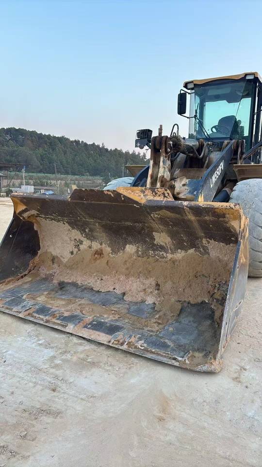 Buy XCMG LW550FV Used Loader / 2 Buy XCMG LW550FV Used Loader / 2