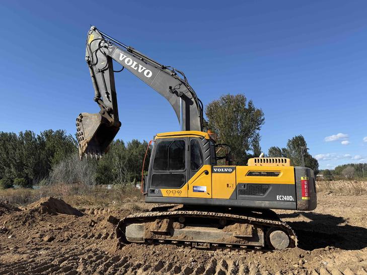 Buy Volvo 240BLC Used Excavator / 1