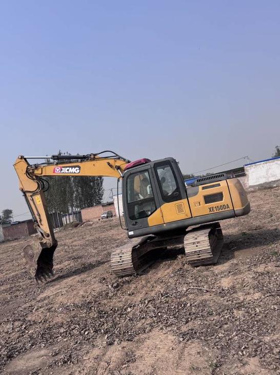 Buy XCMG 150D Used Excavator / 1