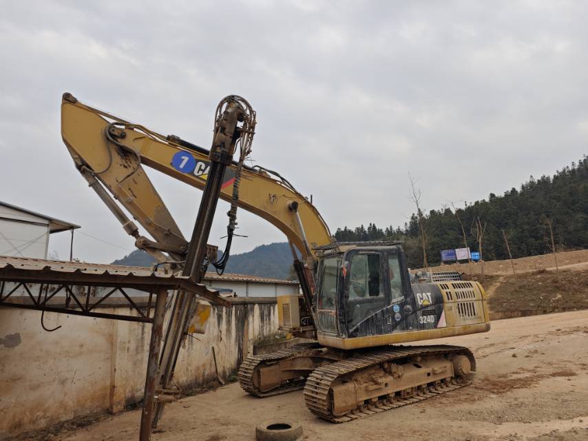 Buy Caterpillar 324D Used Excavator / 8 Buy Caterpillar 324D Used Excavator / 8