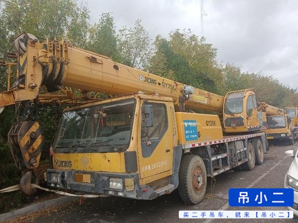Buy XCMG QY20G Used Crane / 4
