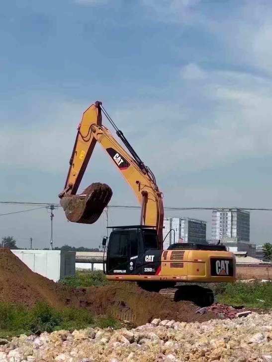 Buy Caterpillar CAT326D2 L Used Excavator / 1