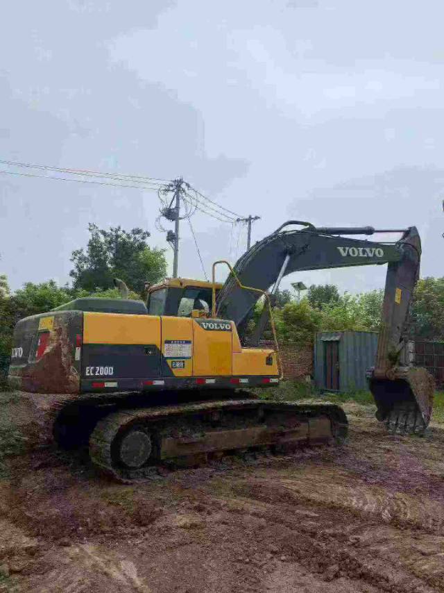 Buy Volvo EC200D Used Excavator / 3