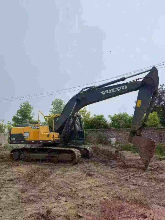 Buy Volvo EC200D Used Excavator / 2