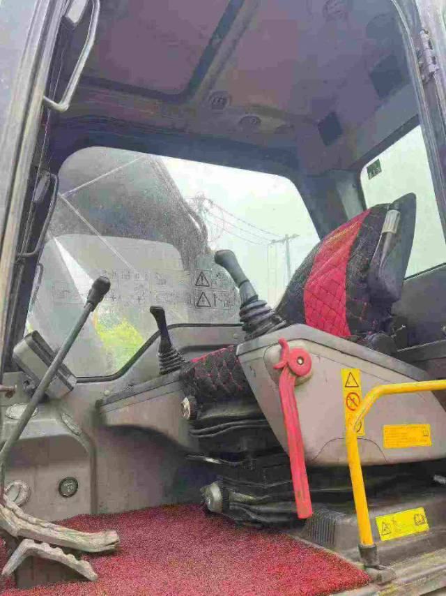 Buy Volvo EC200D Used Excavator / 9