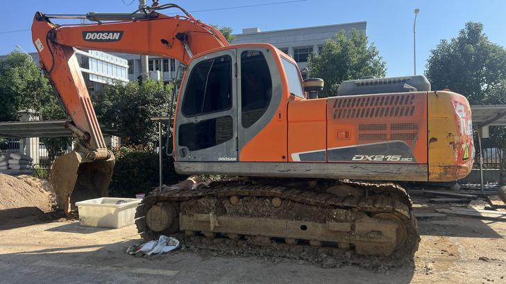 Buy Doosan DX215-9CN Used Excavator / 1
