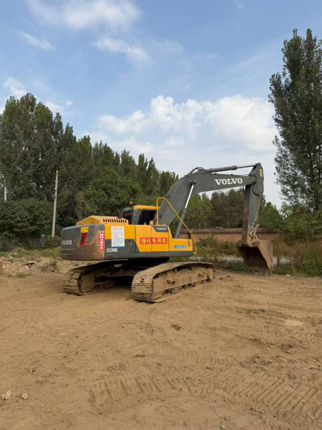 Buy Volvo 240BLC Used Excavator / 2