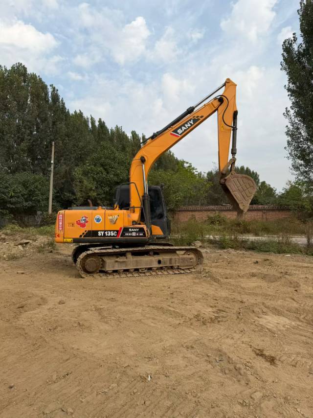 Buy Sany C135-10 Used Excavator / 3
