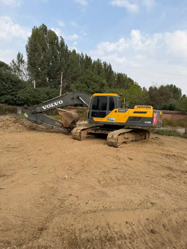 Buy Volvo 240BLC Used Excavator / 3