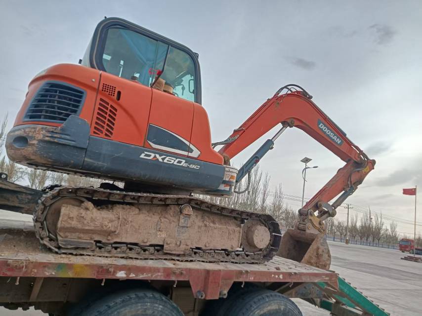 Buy Doosan 60-7 Used Excavator / 2