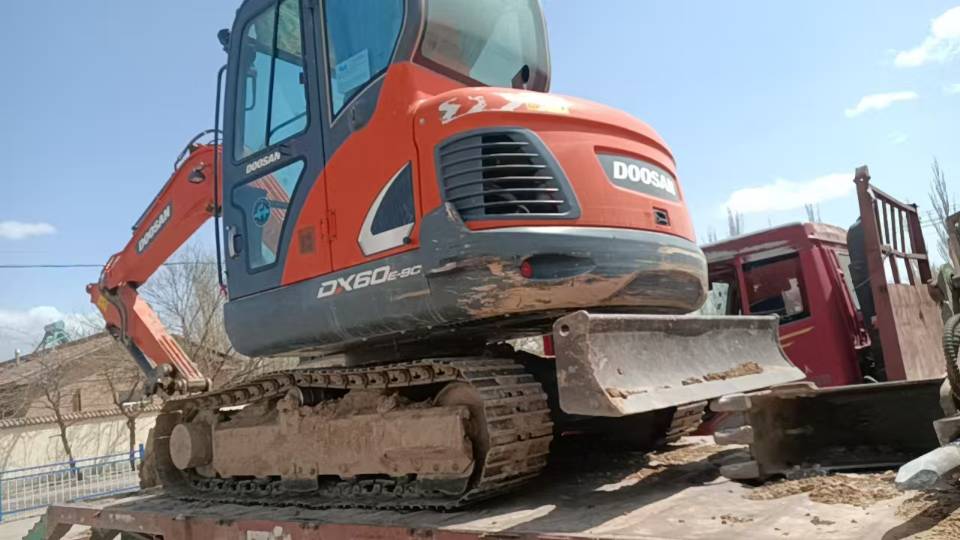 Buy Doosan 60-7 Used Excavator / 5