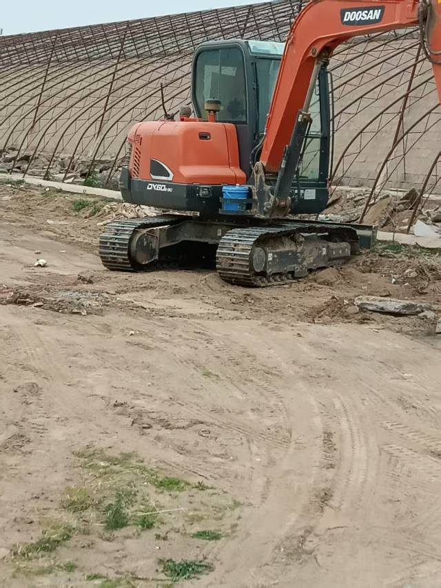 Buy Doosan 60-7 Used Excavator / 3