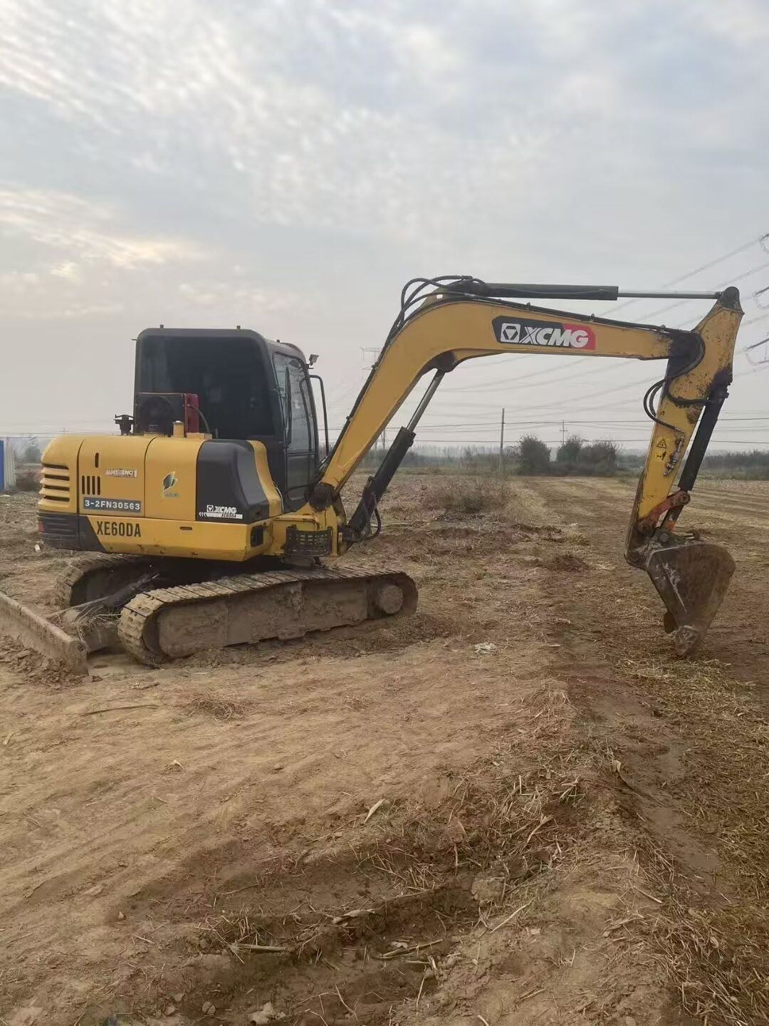 Buy XCMG XE60WA Used Excavator / 2