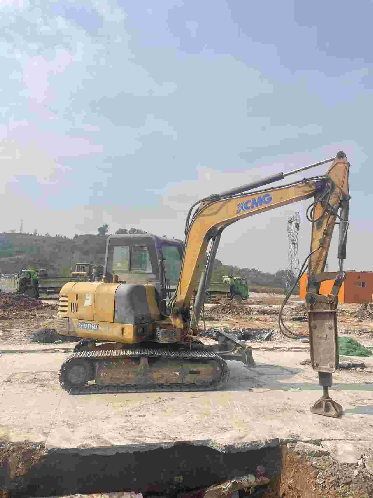 Buy XCMG XE60WA Used Excavator / 2 Buy XCMG XE60WA Used Excavator / 2