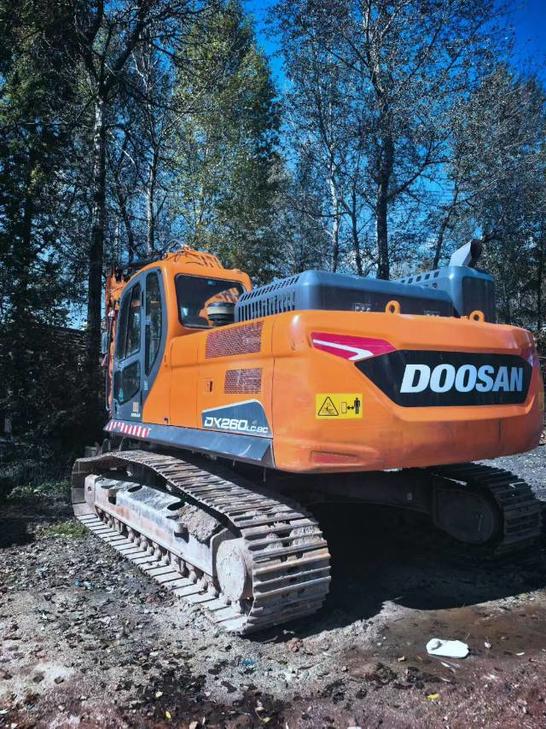 Buy Doosan 300LC-7 Used Excavator / 1