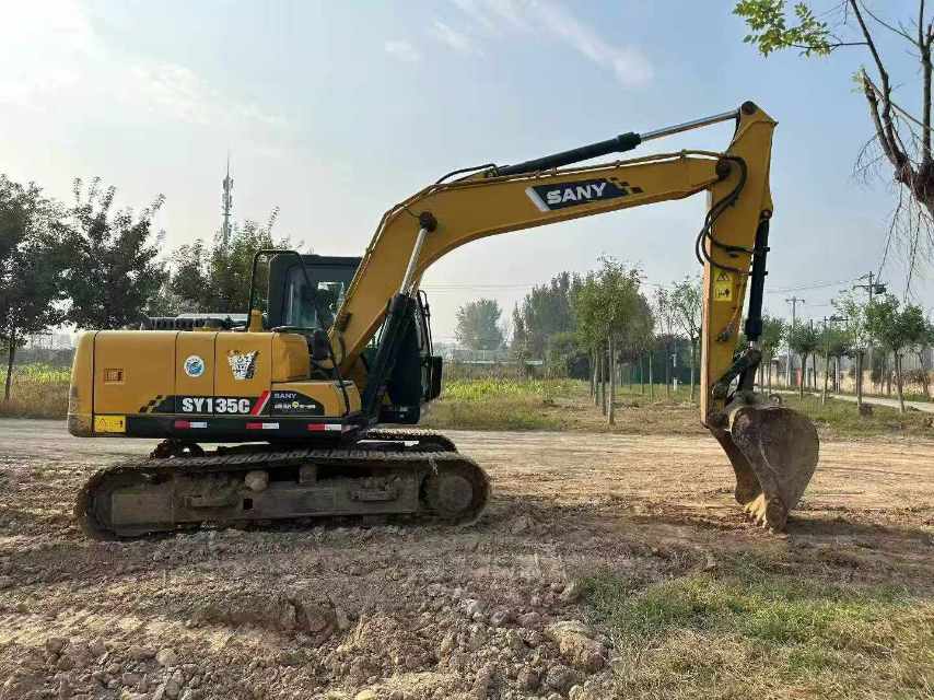 Buy Sany SY135C Used Excavator / 2