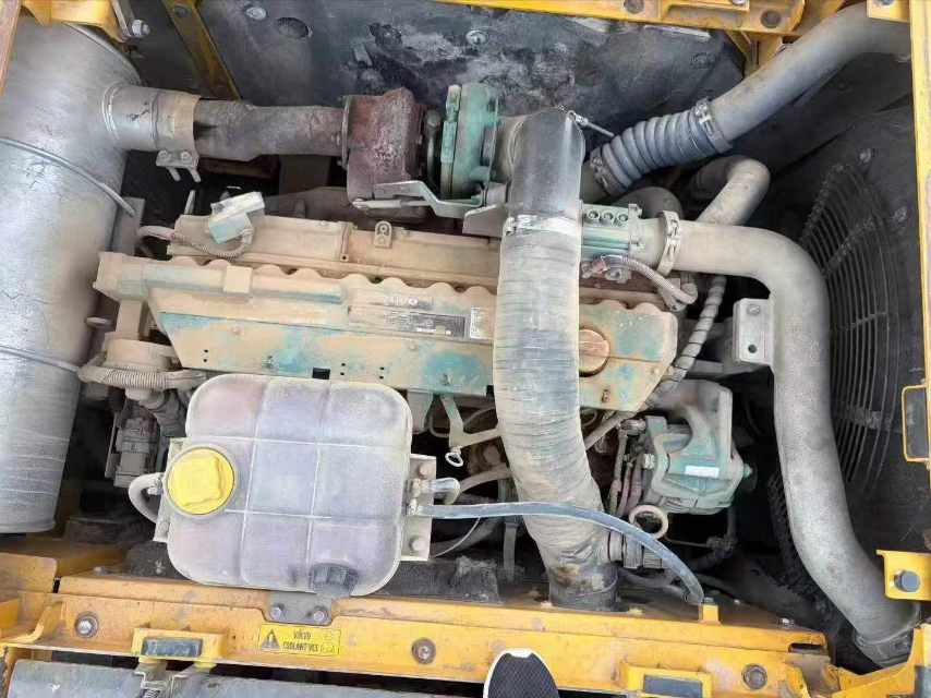 Buy Volvo EC250DL Used Excavator / 8
