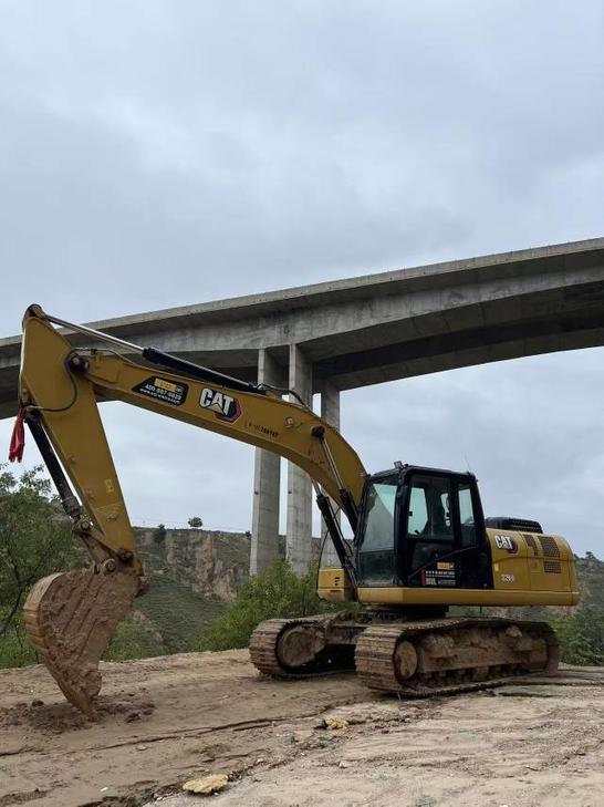Buy Caterpillar 323D Used Excavator / 1
